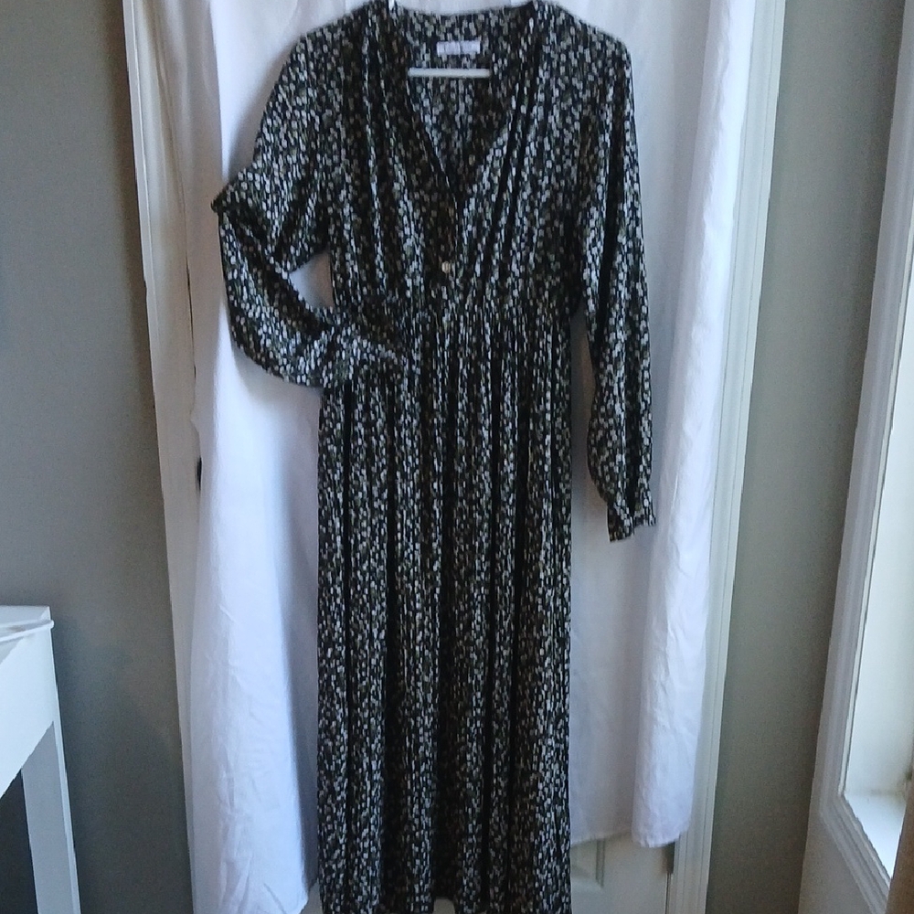 Foresta Bella.Elegant Black and white floral Maxi Dress